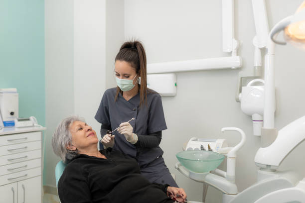 Best Emergency Dentist for Knocked-Out Tooth in Earlvle, IL